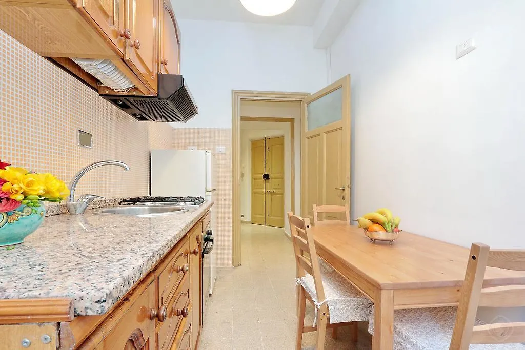 Authentic Family Apartment Rome