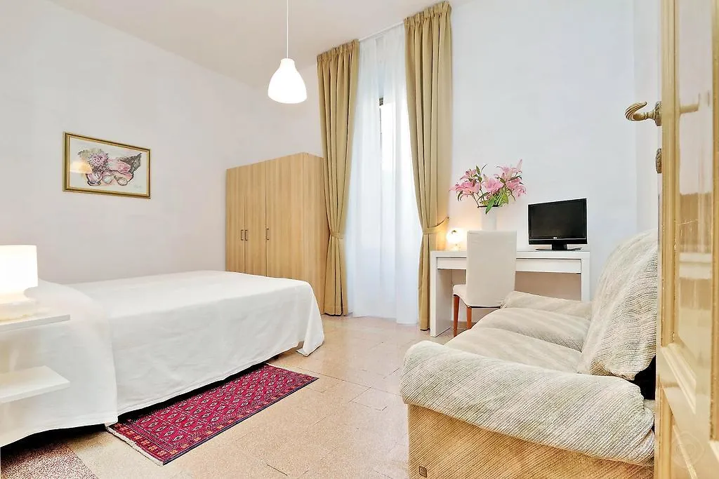 Authentic Family Apartment Rome